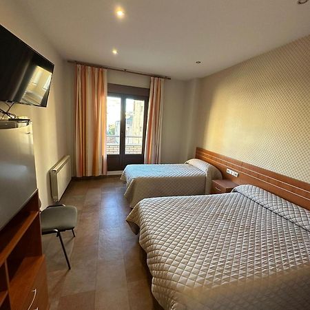 Hostal Venecia Monzon Exterior photo